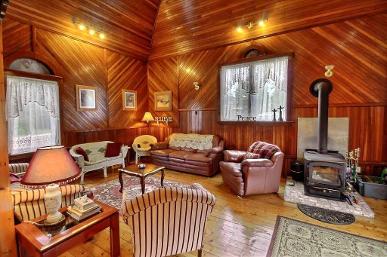 Highlands Hostel living room